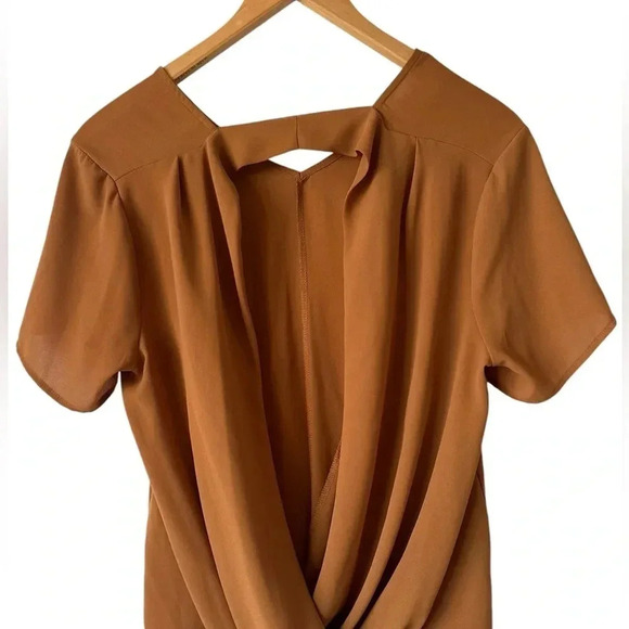 Lush Short Sleeve Open Twisted Back Top - Picture 7 of 10